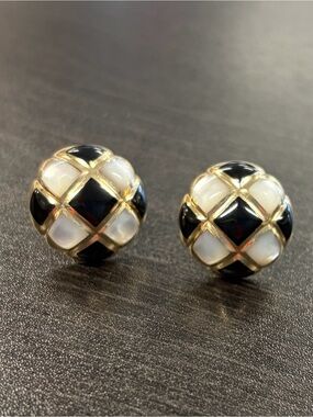 Kabana 14K Yellow Gold Black and White Enamel Dome Stud Earrings
